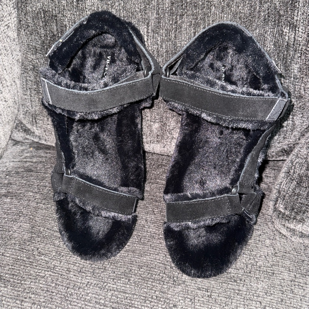 Vionic Viva Faux Fur Strappy Sandals Black Women's 8.5